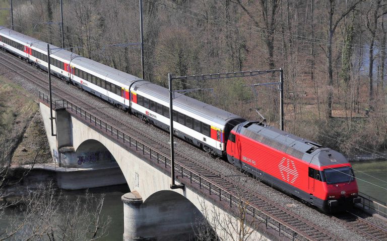 Switzerland-railway-4291205