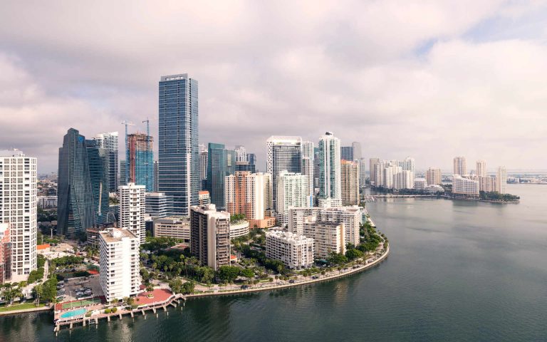 USA-Miami-ryan-parker-mqpawAQXRyA-unsplash