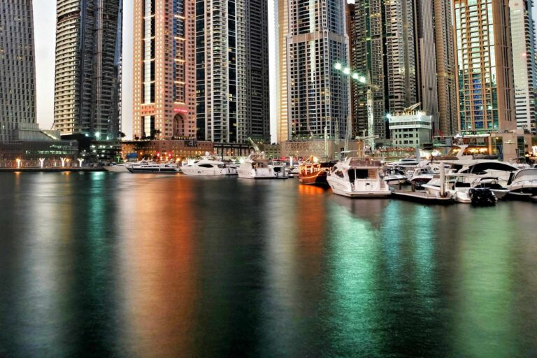 UAE-amir-hanna-gRguC_fp78Y-unsplash