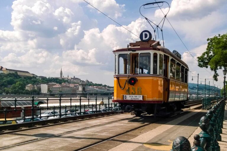 hungary-bela-bako-d3v859CWCeY-unsplash