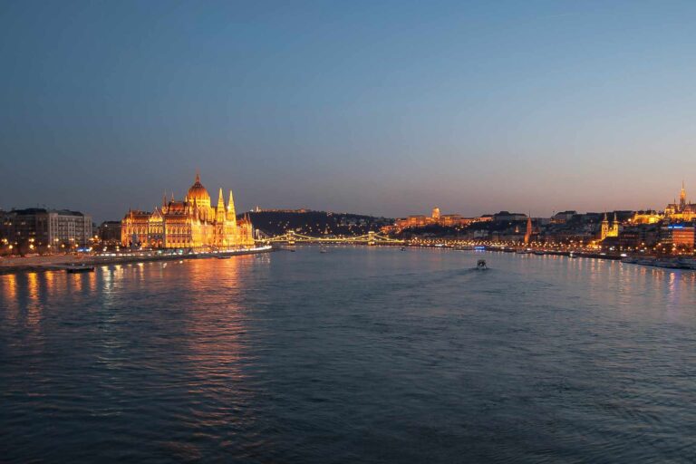 hungary-laszlo-d-Cw-JoheikpM-unsplash