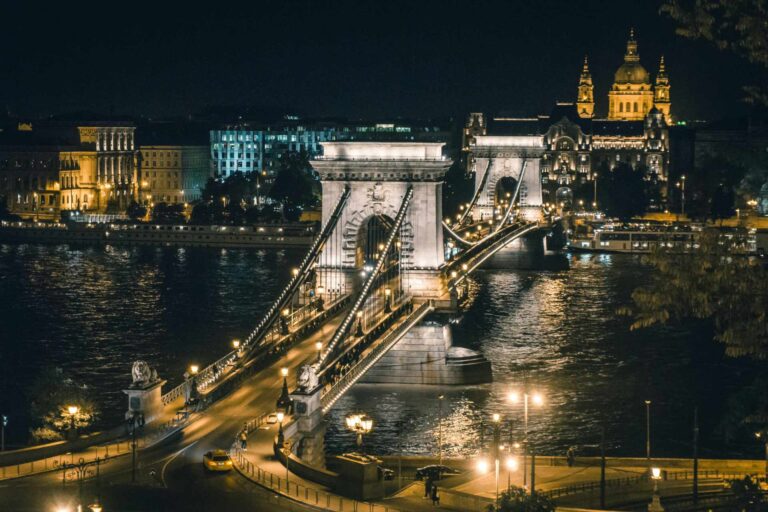 hungary-lucas-davies-3aubsNmGuLE-unsplash
