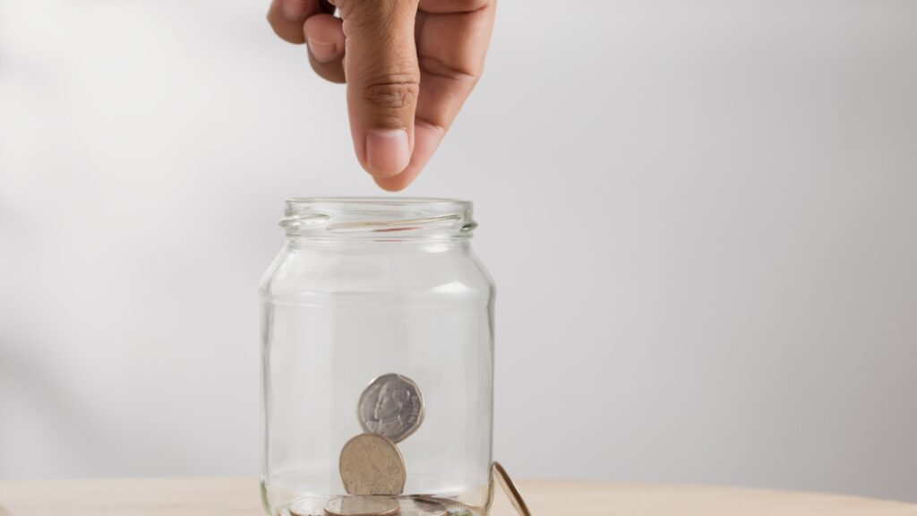 10 Ways to Save Money While Studying Overseas  